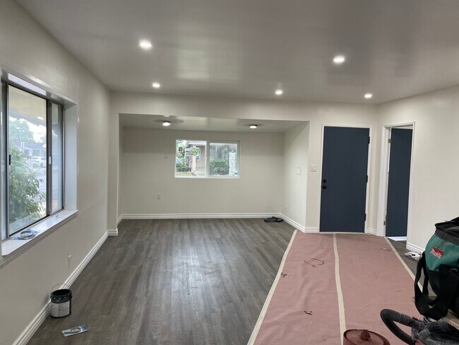 Foto del edificio - 4901 W 138th St