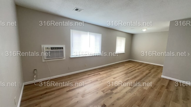 Foto del edificio - $745 - COMING SOON! Accepting SECTION 8/ Housing Voucher 3 bedroom / 1 bathroom - Remodeled Apart...