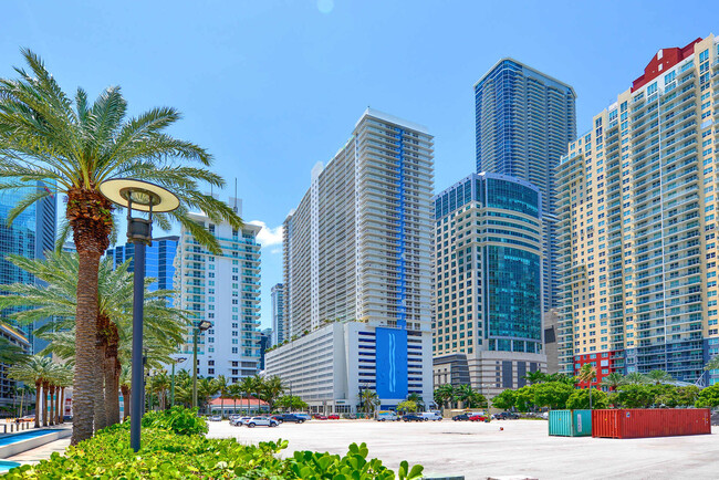 Foto del edificio - 1200 Brickell Bay Dr