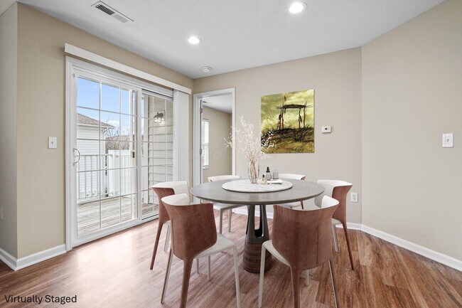 Foto del edificio - 5027 Stratford Pine Ln