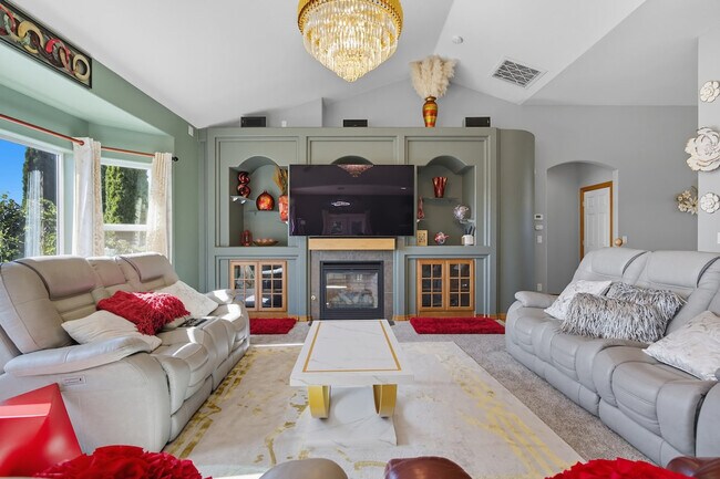 Foto del edificio - 355 Cindy Rd