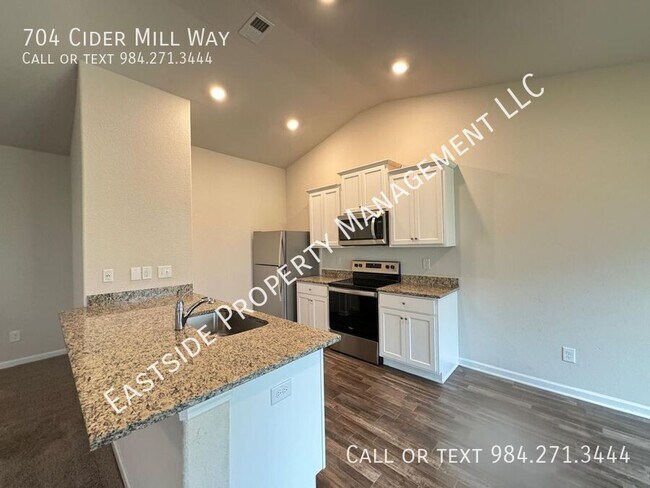 Building Photo - 704 Cider Ml Wy