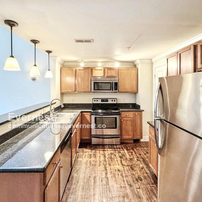 Foto principal - 525 E Grace St