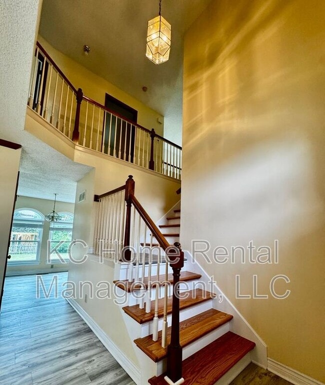 Building Photo - 1398 S Brentwood Dr