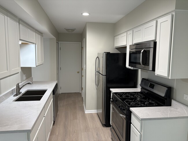 Building Photo - 432 Buchanan Ct