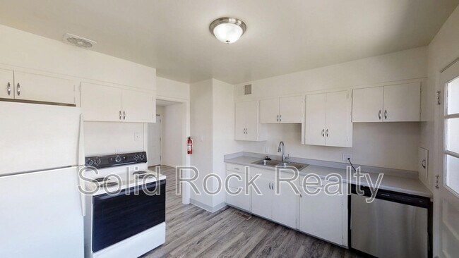 Foto del edificio - 1216 Janes Ln