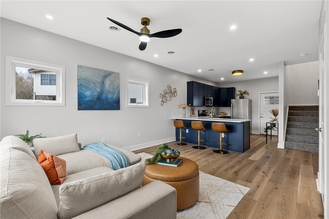 Building Photo - 175 S Union St