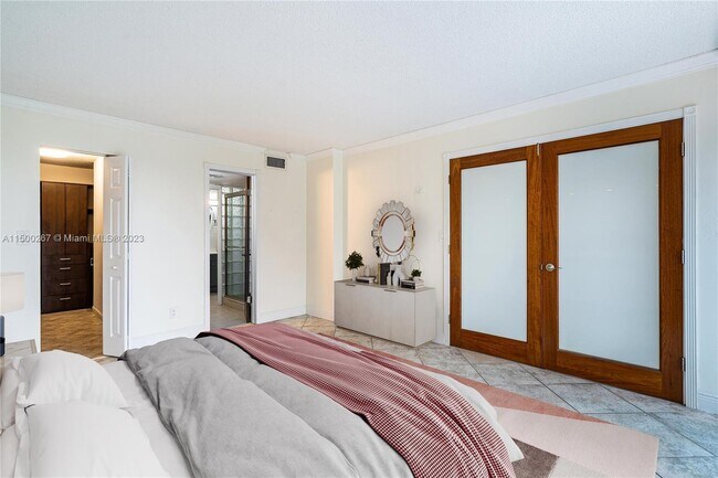 Building Photo - 5701 Biscayne Blvd