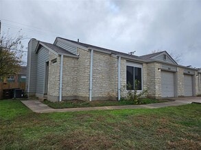 Building Photo - 1418 Hyridge Cir