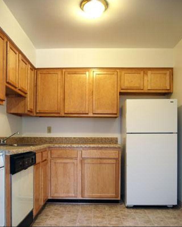 Kitchen - Merrimac Crossing Apartment Homes