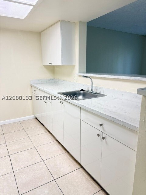 Foto del edificio - 3218 Coral Lake Dr