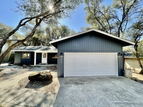Building Photo - 17675 Foxtail Dr