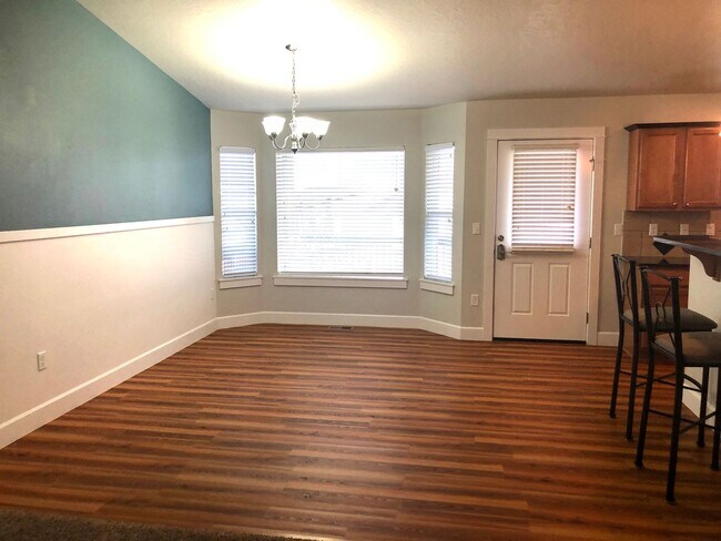 Building Photo - Single Story Home w/Huge Fenced Backyard!