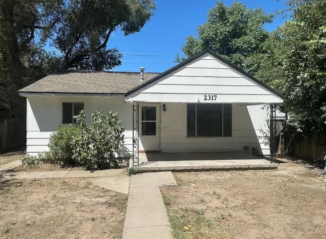 Building Photo - 2317 Cedar St