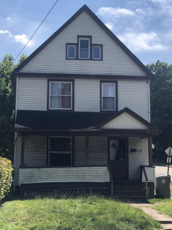 Building Photo - 1065 Orange Ave