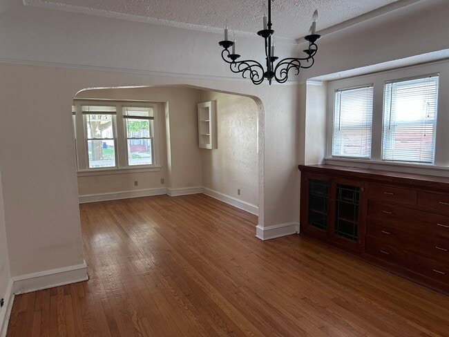 Foto del edificio - 3251 S Springfield Ave