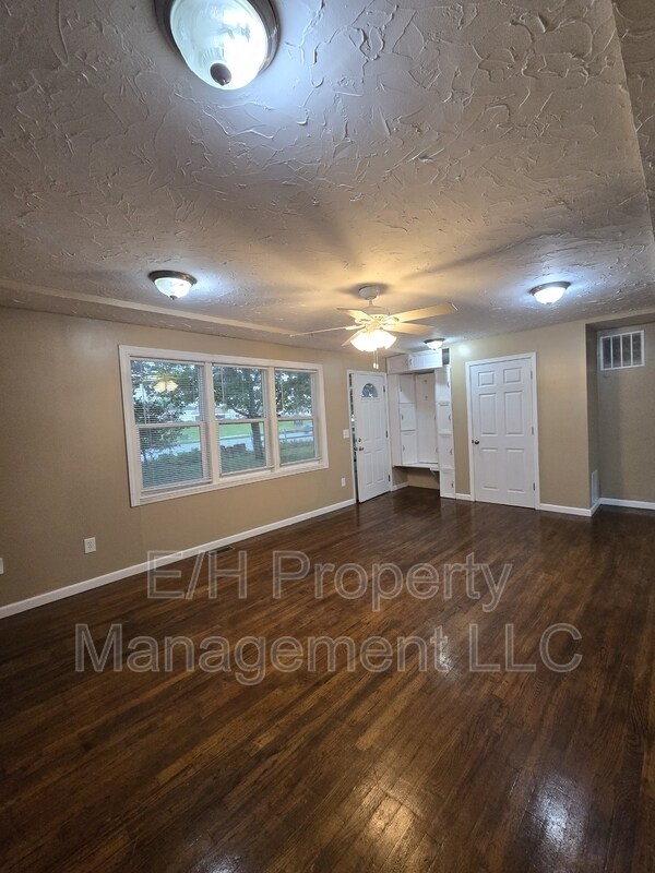Foto del edificio - 635 N Andover Rd