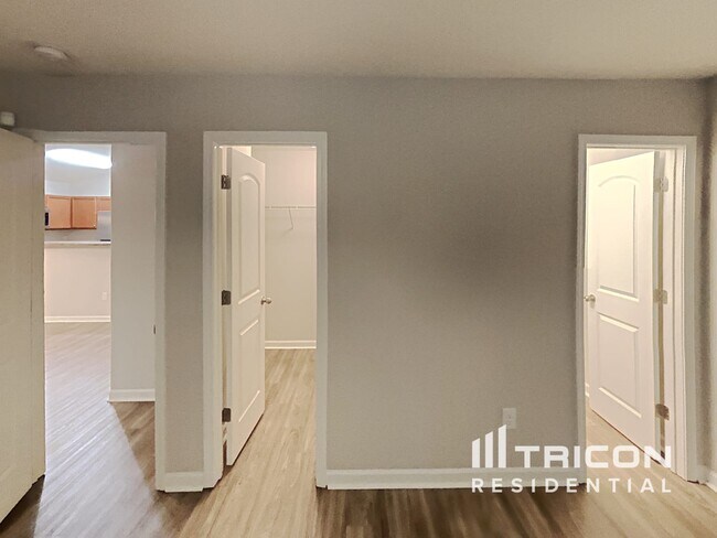 Foto del edificio - 861 Bitting Hall Cir