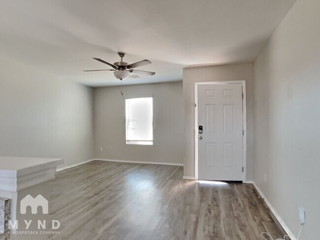Building Photo - 1104 N Pheasant Way