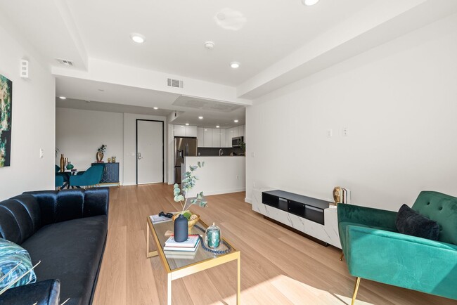 Interior Photo - Sophia Hollywood