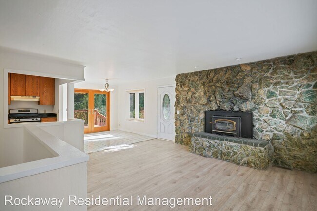 Building Photo - 4 br, 2 bath House - 1115 CRESPI DR.