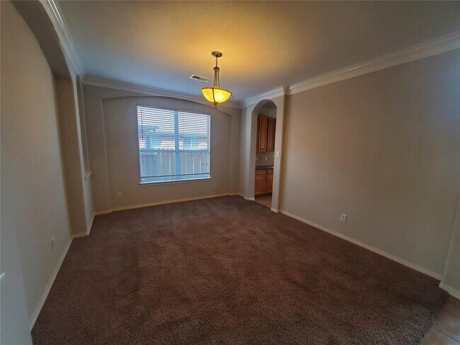 Foto del edificio - 8130 Edenwood Dr