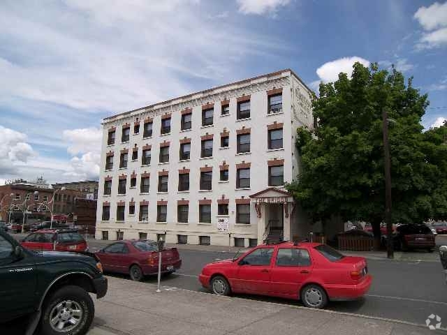 Building Photo - Wall Street Apartments