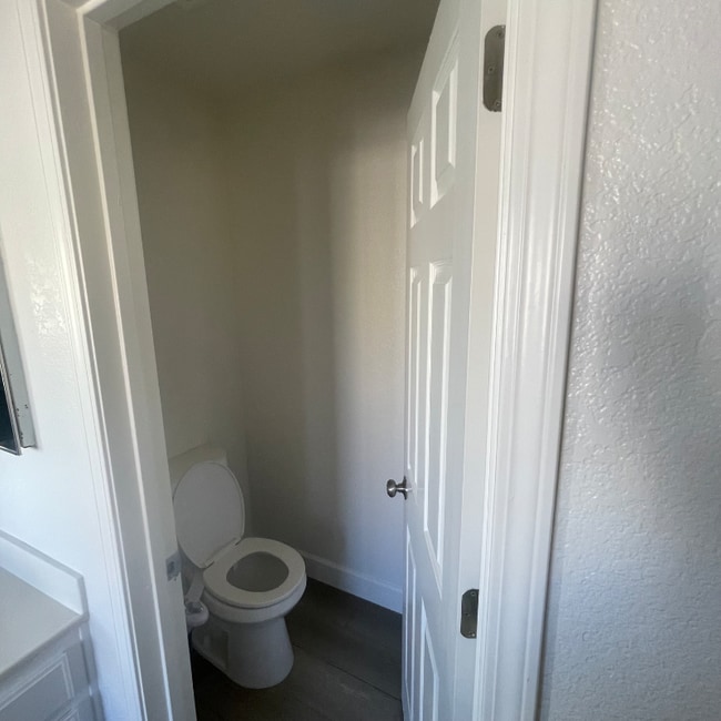 Building Photo - 1924 Rochester St