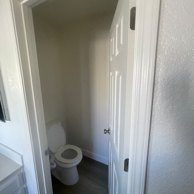 Foto del edificio - 1924 Rochester St