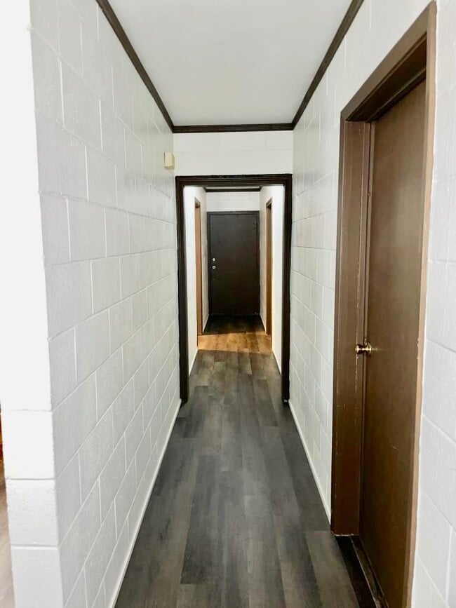 Vestíbulo principal - 704 S 25th St