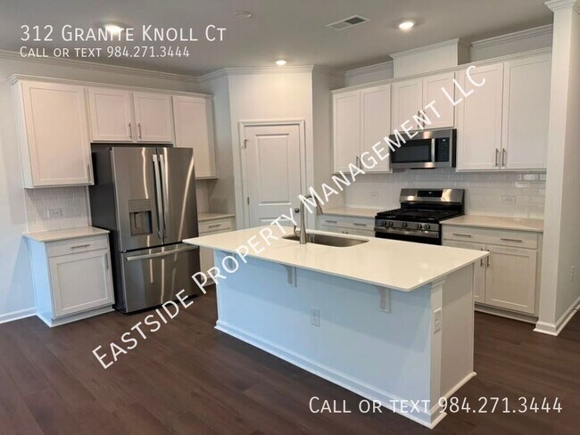 Foto del edificio - 312 Granite Knl Ct