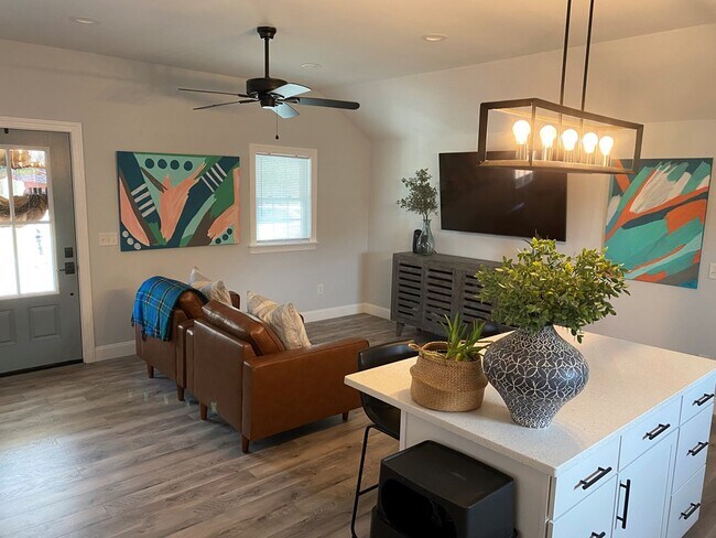 Foto del edificio - 21179 Savage St