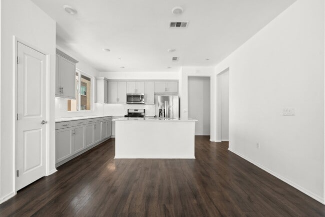 Building Photo - 1207 Paseo Seashore