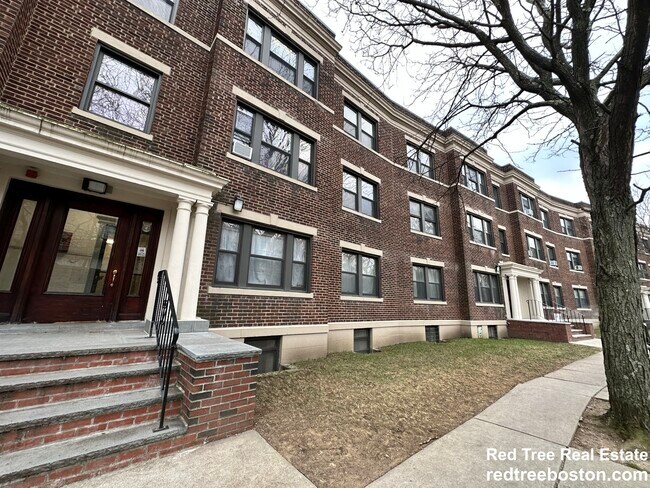 Building Photo - 27 Egremont Rd