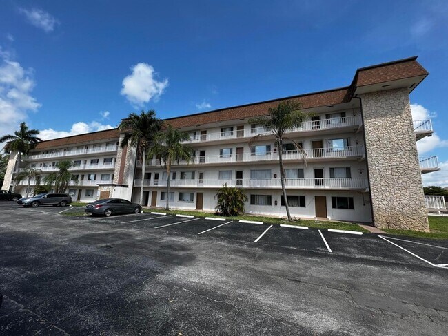 Foto del edificio - 6289 Lear Dr