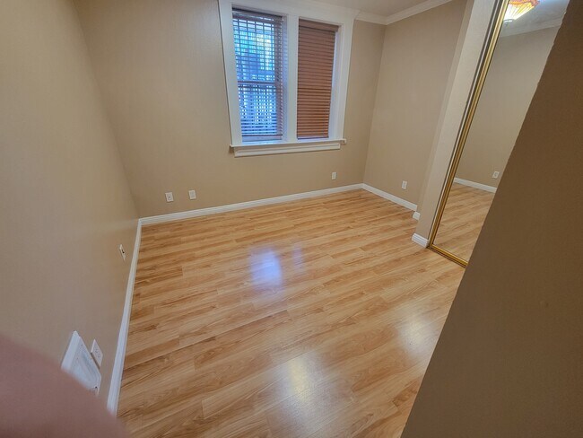 Foto del dormitorio B - 792 Hayes St