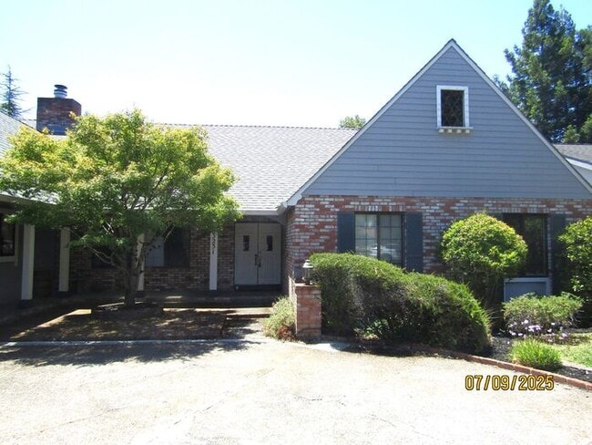 Building Photo - Beautiful Single Story Home in Great Santa...