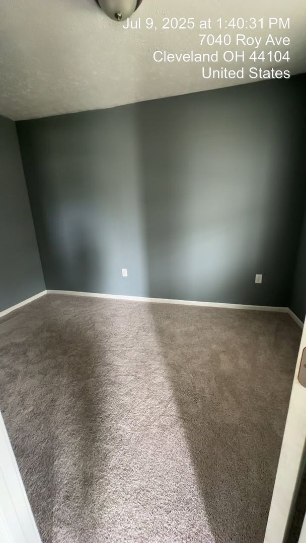 Foto del edificio - 7040 Roy Ave