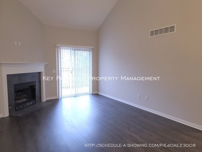 Building Photo - 6817 W 76th St - 2 Bed 2 Bath Remodel!