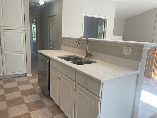Building Photo - 2393 Madiera Ct