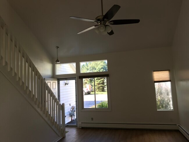 Foto del edificio - 41 Green Meadow Dr