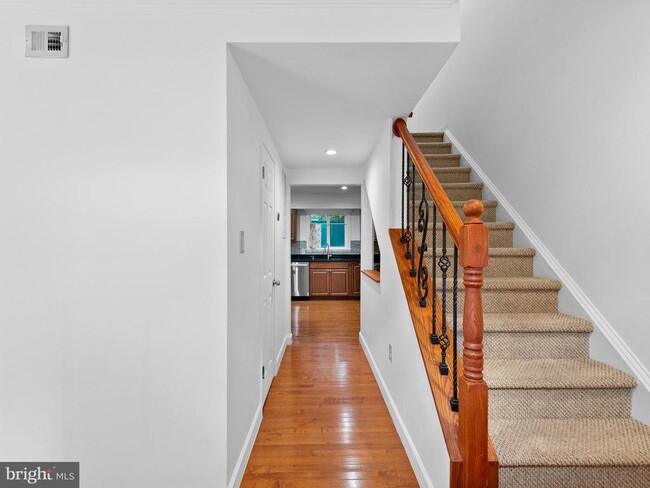 Building Photo - 2459 Pyrenees Ct