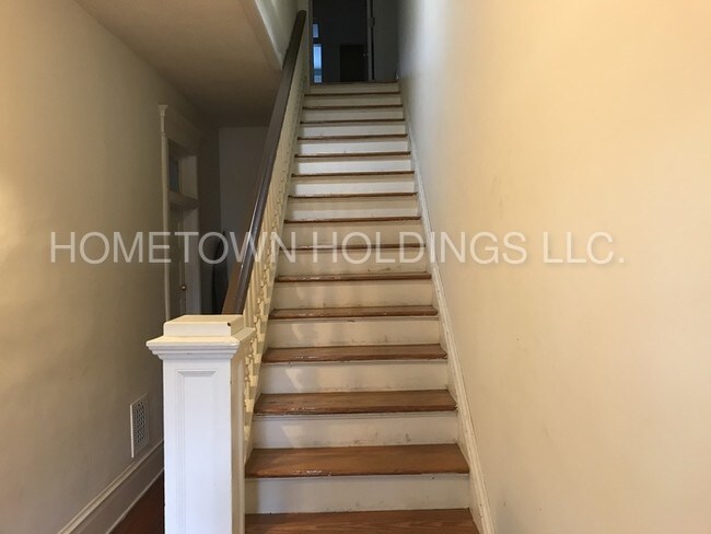 Building Photo - 1018 3rd St SW