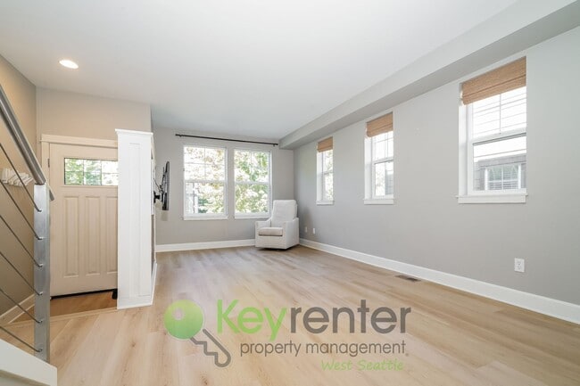 Building Photo - Modern 3 Bedroom with Office Space, Balcon...