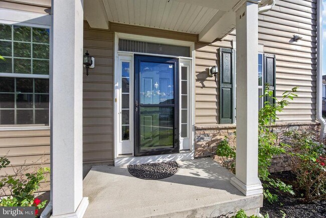 Foto del edificio - 271 Fairfield Cir W