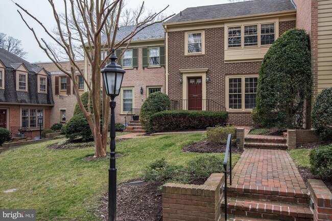 Foto del edificio - 5103 Westbard Ave
