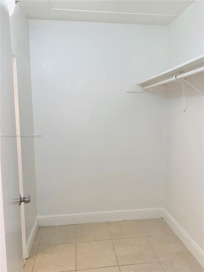 Foto del edificio - 619 NE 88th St