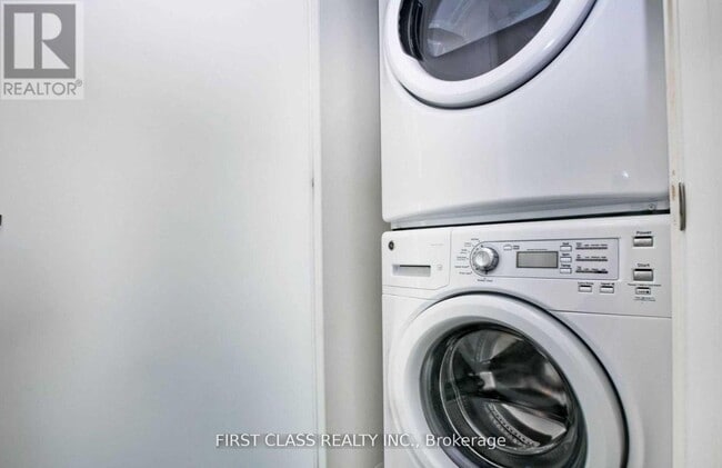 Building Photo - 367 Beecroft Rd