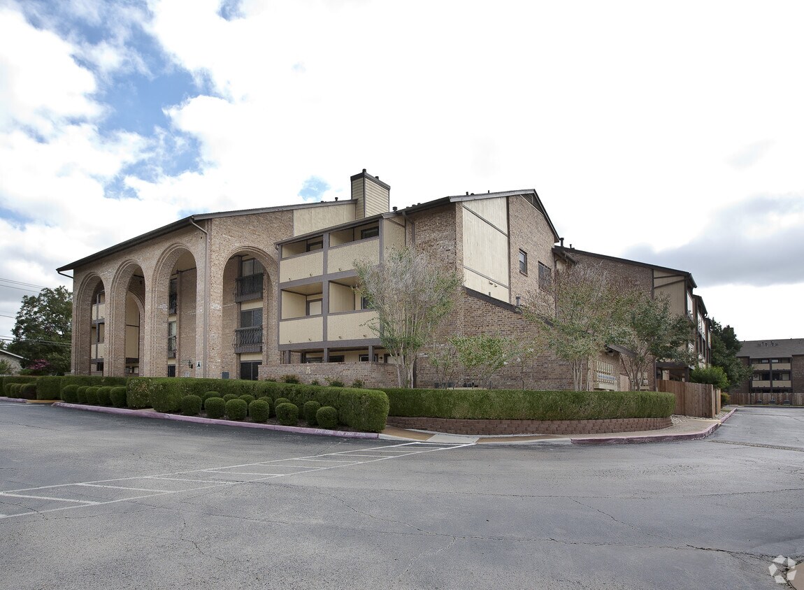 Primary Photo - Village Christian Apartments
