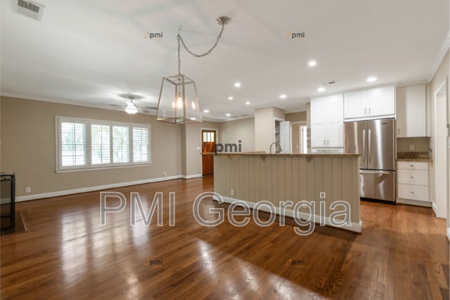 Building Photo - 2221 Melante Dr NE